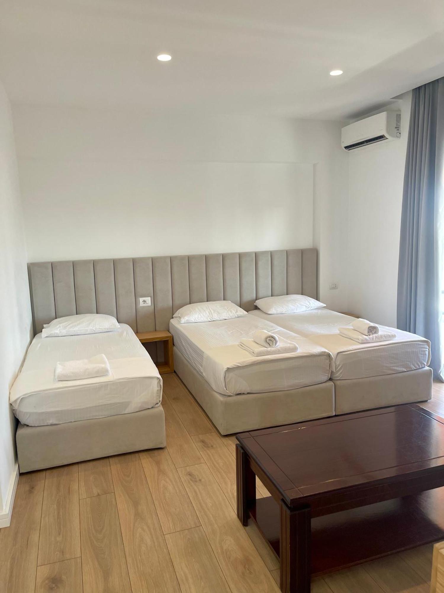 Hotel Aulona ซารานเดอ ภายนอก รูปภาพ