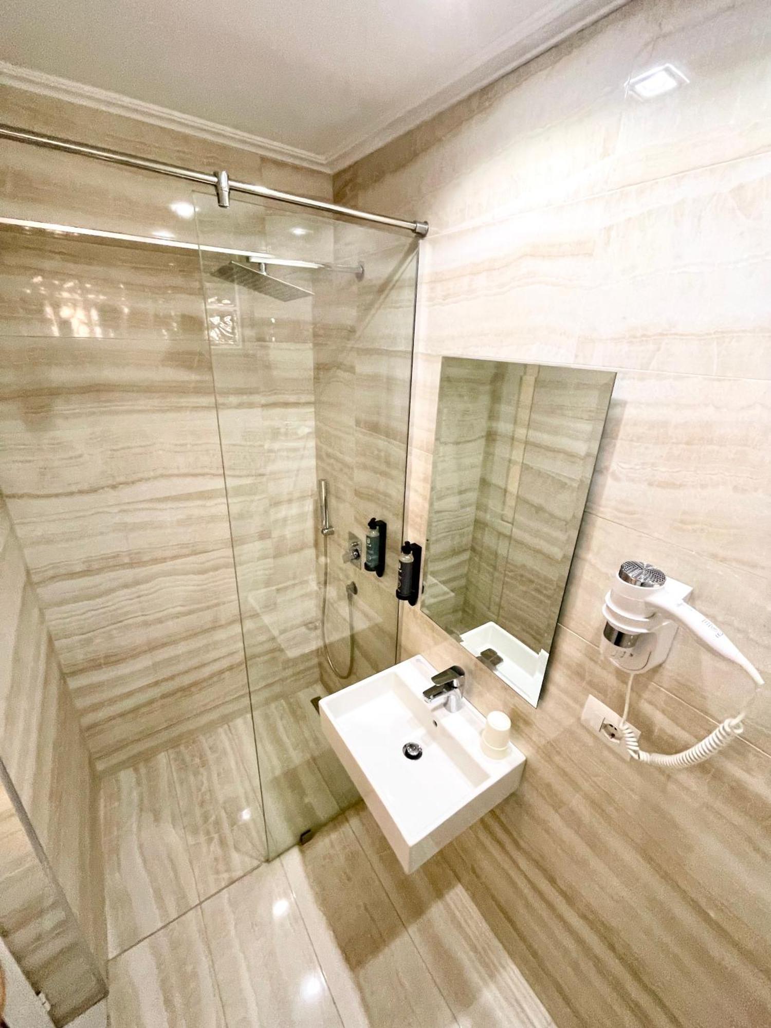 Hotel Aulona ซารานเดอ ภายนอก รูปภาพ
